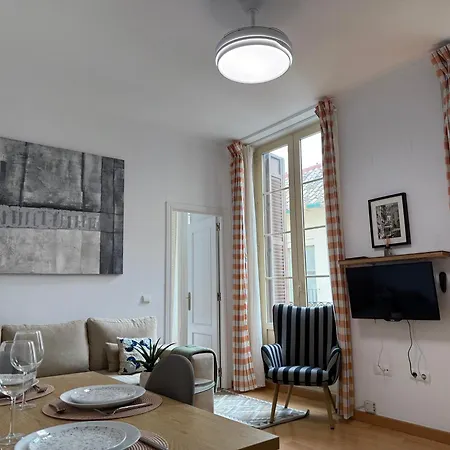 Cozy 1br Picasso By Easytrip Apartment *