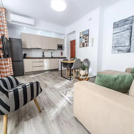Cozy 1br Picasso By Easytrip Διαμέρισμα *