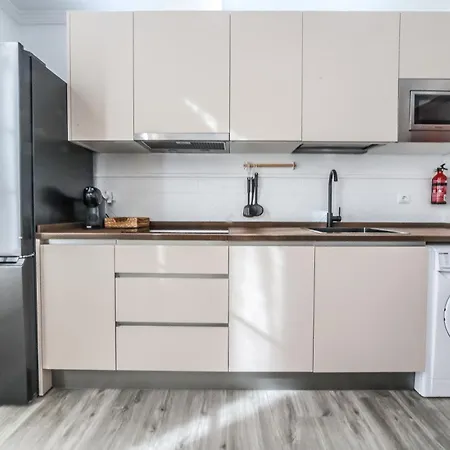 Cozy 1br Picasso By Easytrip