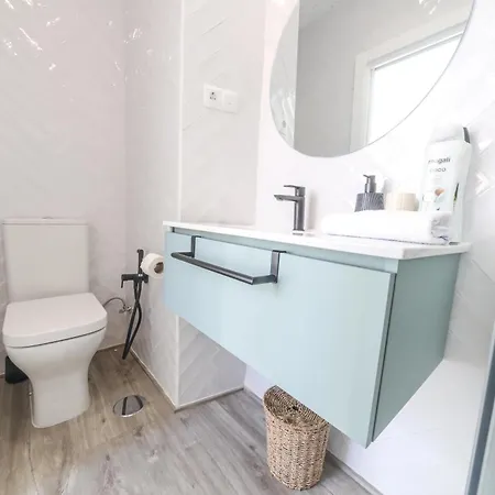 Cozy 1br Picasso By Easytrip Διαμέρισμα *