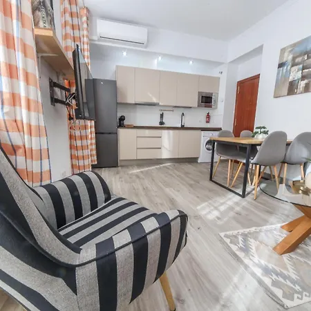 Διαμέρισμα Cozy 1br Picasso By Easytrip *