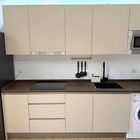 Apartment Cozy 1br Picasso By Easytrip